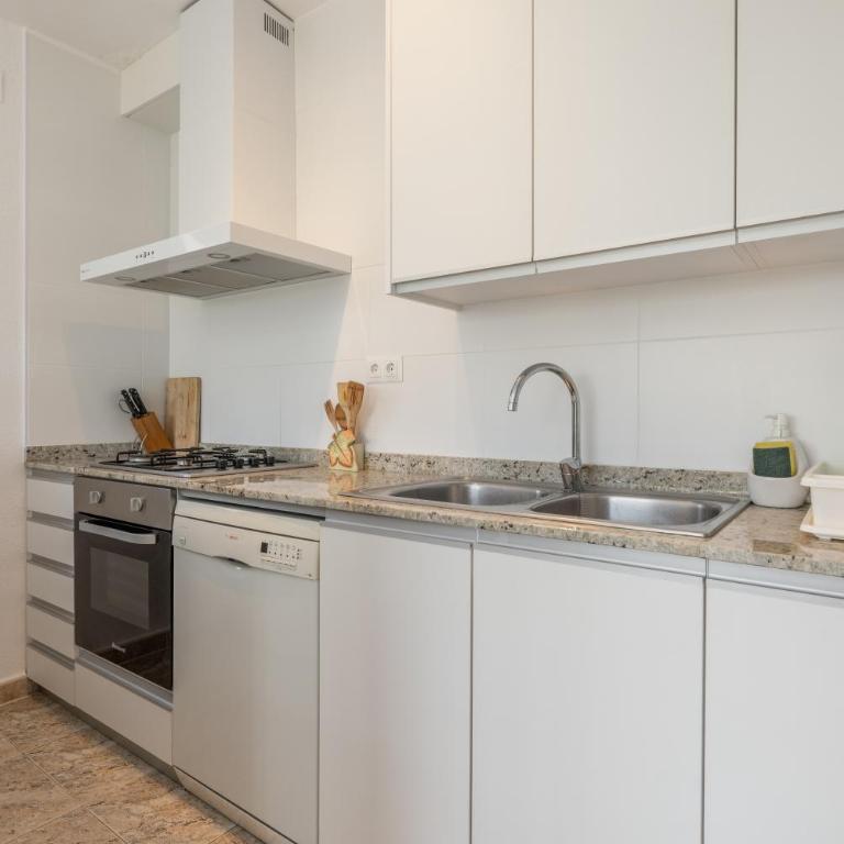 Casa Teresa Deltebre - Three-Bedroom House - 6