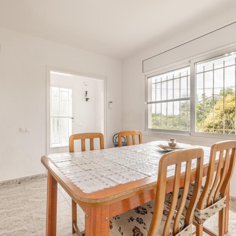 Casa Teresa Deltebre - Three-Bedroom House - 17