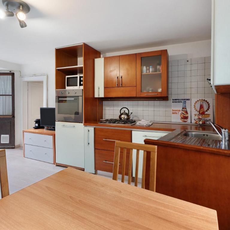 Casa Elisa - Appartamento Superior con 1 Camera da Letto e Balcone - 12