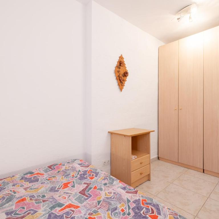 Casa Teresa Deltebre - Three-Bedroom House - 15