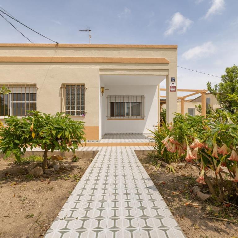 Casa Teresa Deltebre - Three-Bedroom House - 1