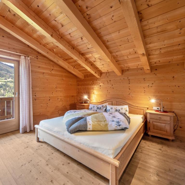 Marschalkhof Ifingerblick - Two-Bedroom Deluxe Apartment with Garden View - 11