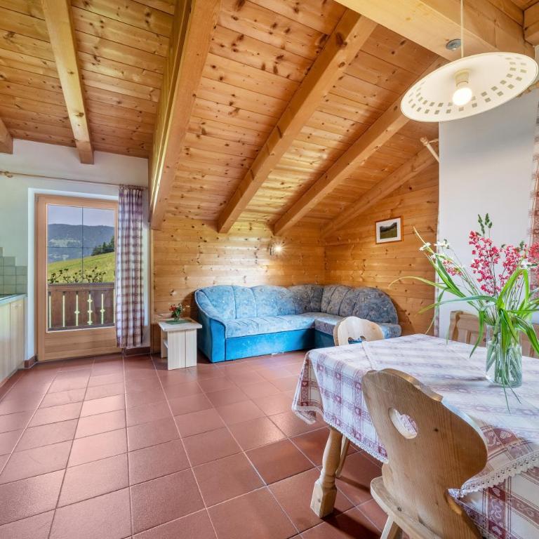 Marschalkhof Ifingerblick - Two-Bedroom Deluxe Apartment with Garden View - 1