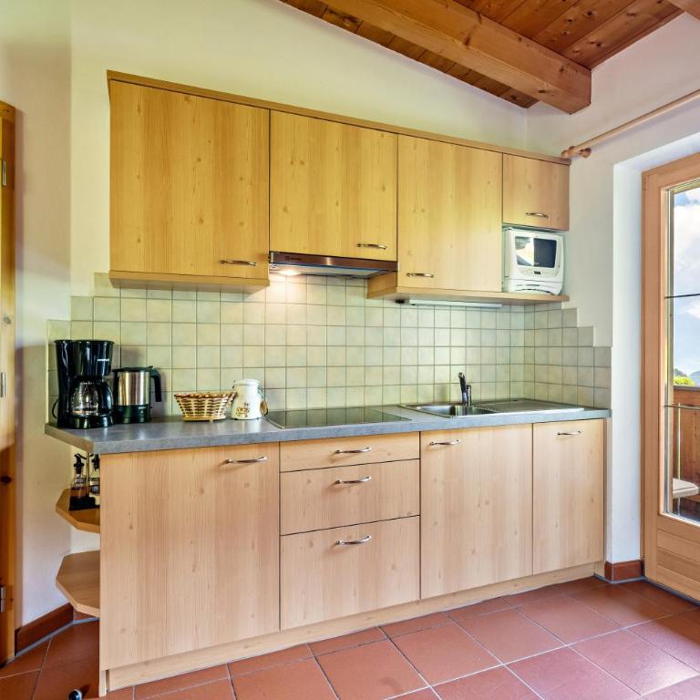 Marschalkhof Ifingerblick - Two-Bedroom Deluxe Apartment with Garden View - 9