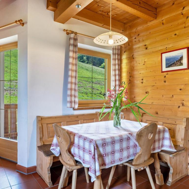 Marschalkhof Ifingerblick - Two-Bedroom Deluxe Apartment with Garden View - 10