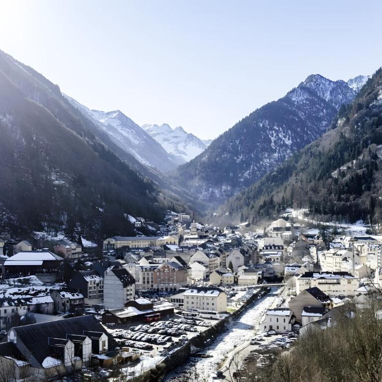 Votre Cocon à Cauterets - Appartement Supérieur - Vue sur Ville - 2