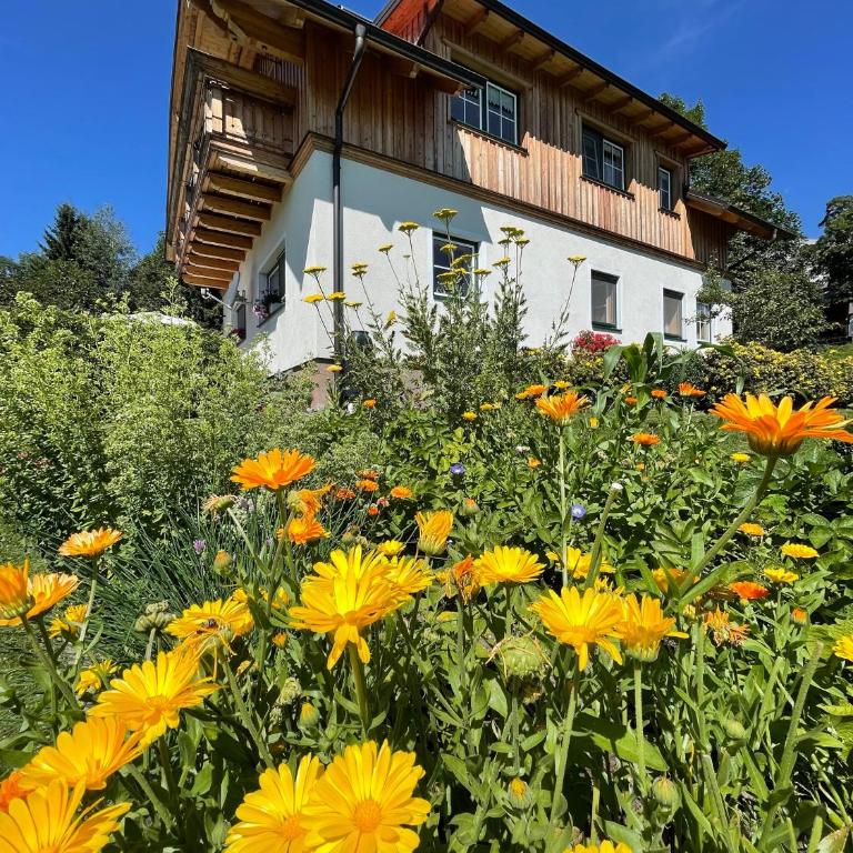 Haus Rosenheim - Premium Apartment mit 3 Schlafzimmern und Balkon - 8