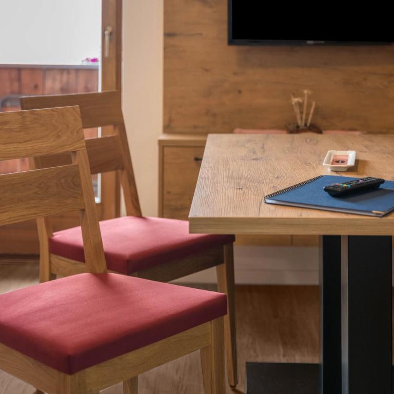 Residence Condor Apt Schlern - Appartamento Deluxe con 2 Camere da Letto e Vista Giardino - 6