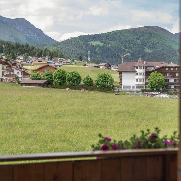 Residence Condor Apt Schlern - Appartamento Deluxe con 2 Camere da Letto e Vista Giardino - 18