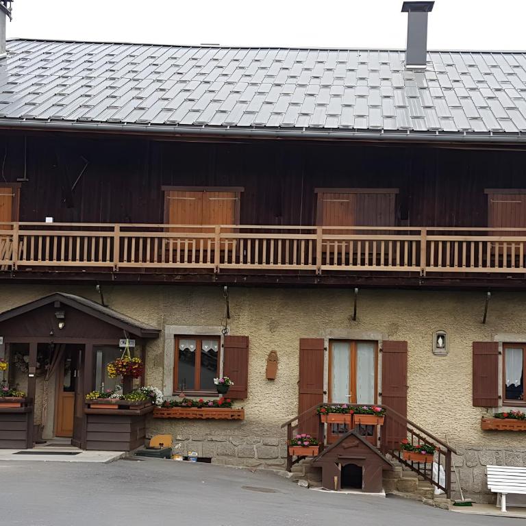Gîte - La Ferme Du Mont Blanc - Two-Bedroom Deluxe Apartment with Garden View - 1