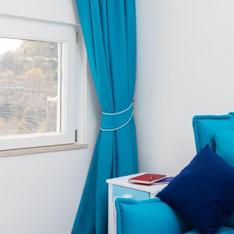 Aurora Luxury Suites Seaview - One-Bedroom House - 23