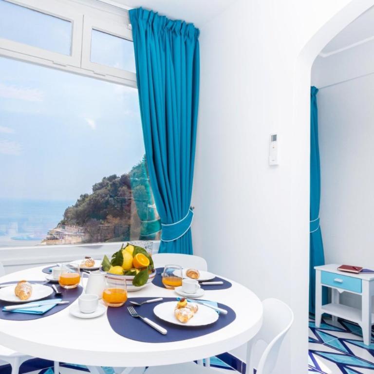Aurora Luxury Suites Seaview - One-Bedroom House - 15