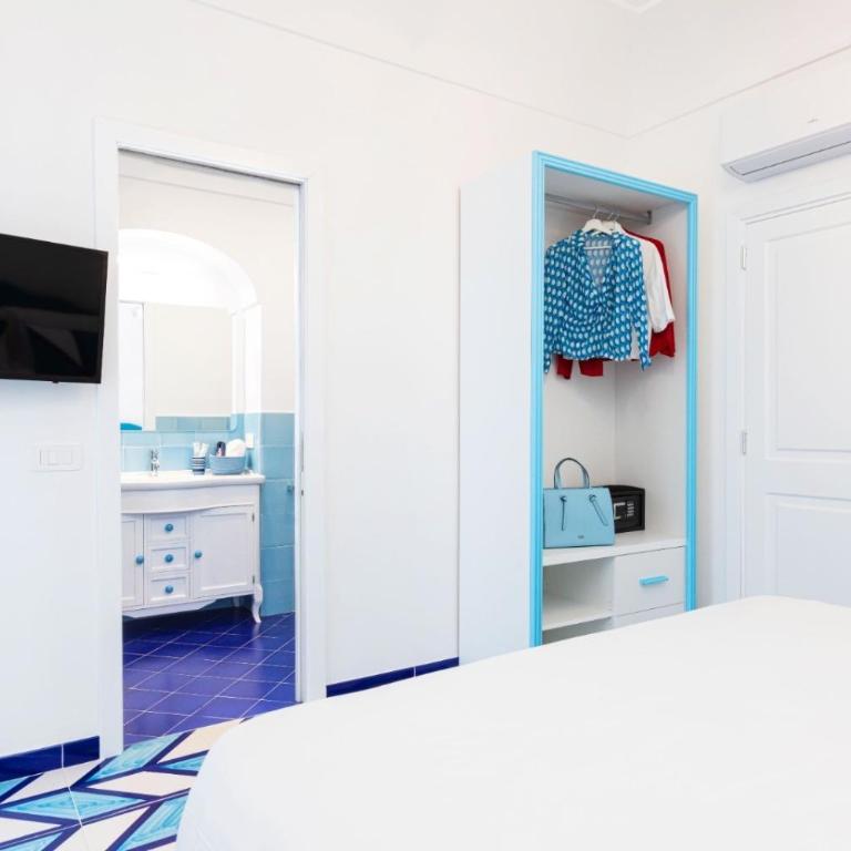 Aurora Luxury Suites Seaview - One-Bedroom House - 6