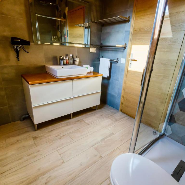 Au Pied De L'Arcluse-Spa Clim Wifi - Chalet 2 Chambres - 25
