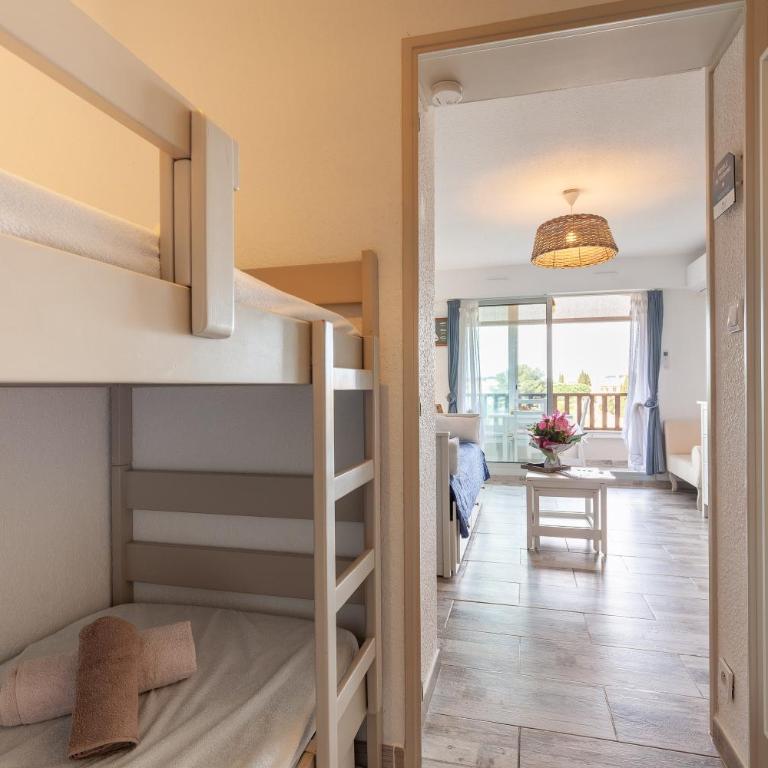 Sanary Sur Mer,Soleil Et Douceur Il - Studio with Garden View - 13