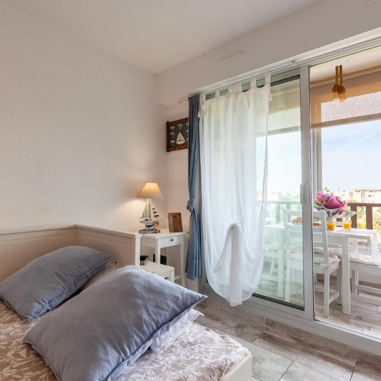Sanary Sur Mer,Soleil Et Douceur Il - Studio with Garden View - 9