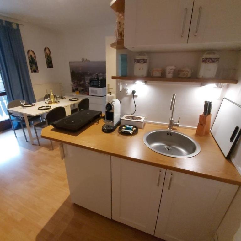 Golden Base - Superior Apartment mit 1 Schlafzimmer und Balkon - 11