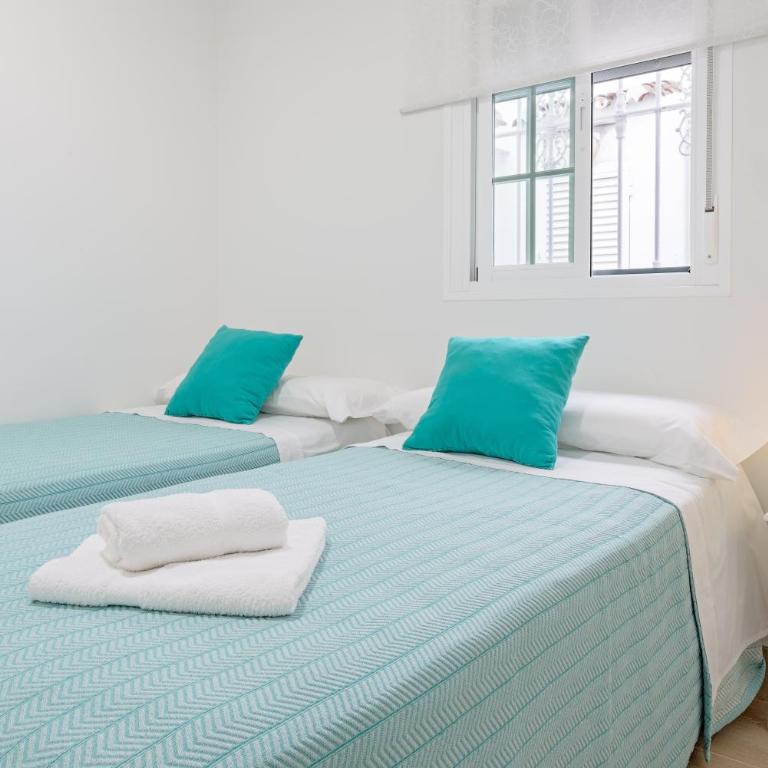 Apartamento Los Naranjos en Vejer - Habitación Cuádruple con ducha - 15