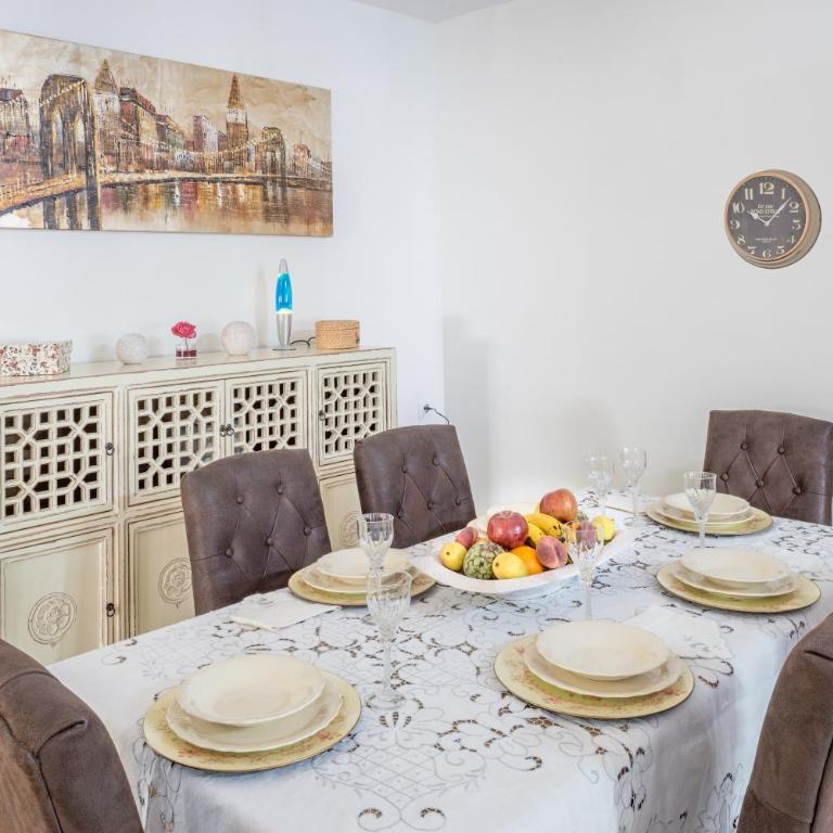 Apartamento Los Naranjos en Vejer - Habitación Cuádruple con ducha - 5