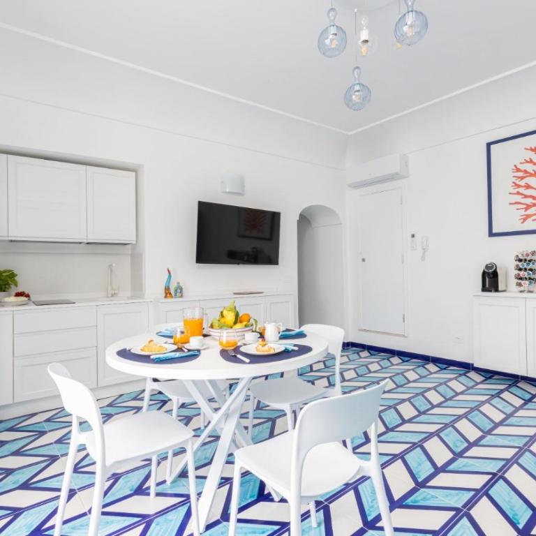 Aurora Luxury Suites Seaview - One-Bedroom House - 6