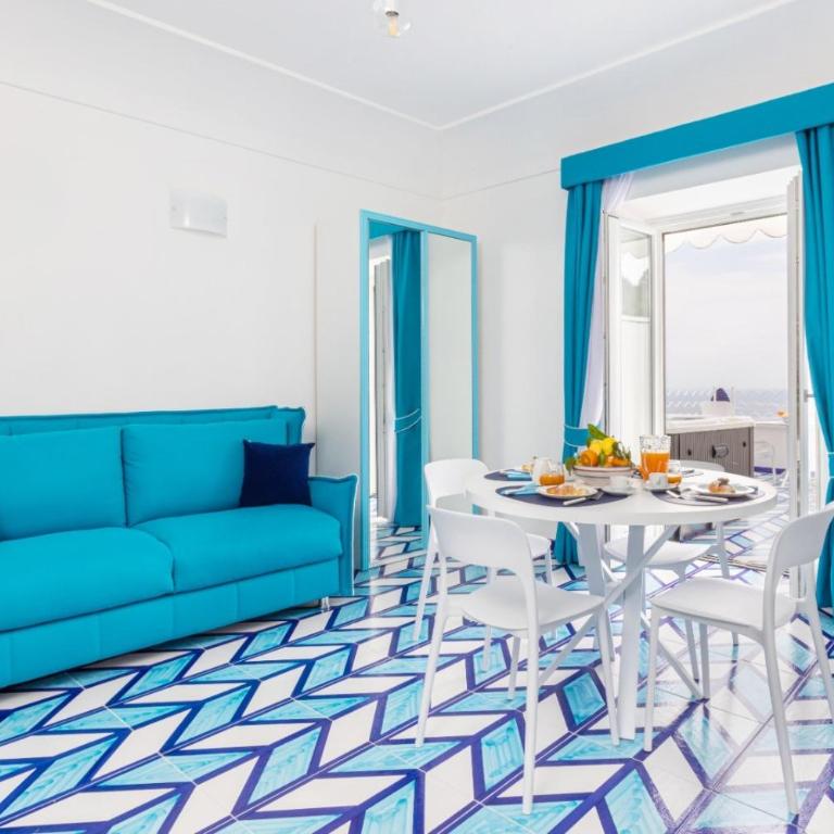 Aurora Luxury Suites Seaview - One-Bedroom House - 8