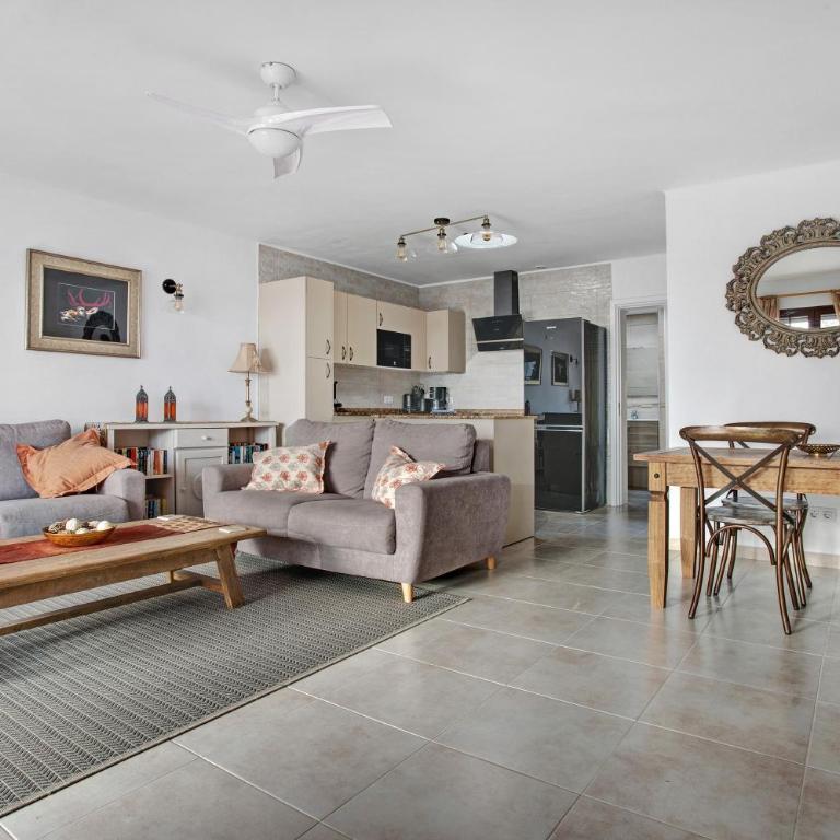 Puerto Chico 3 - Two-Bedroom Deluxe Apartment with Ocean View - 10