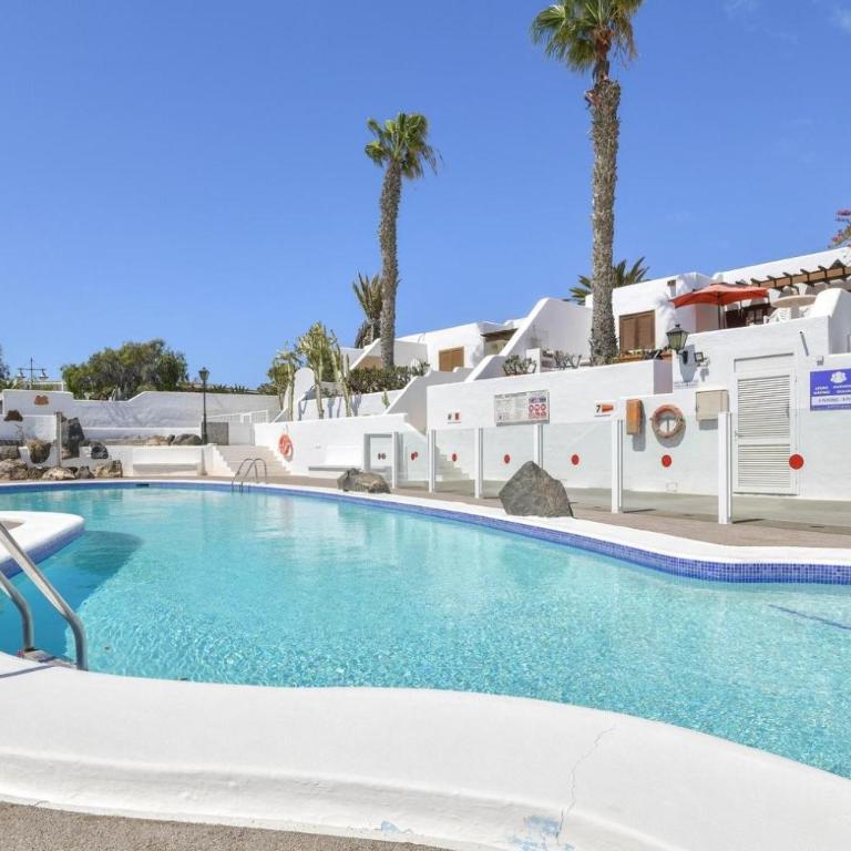 Puerto Chico 3 - Two-Bedroom Deluxe Apartment with Ocean View - 2