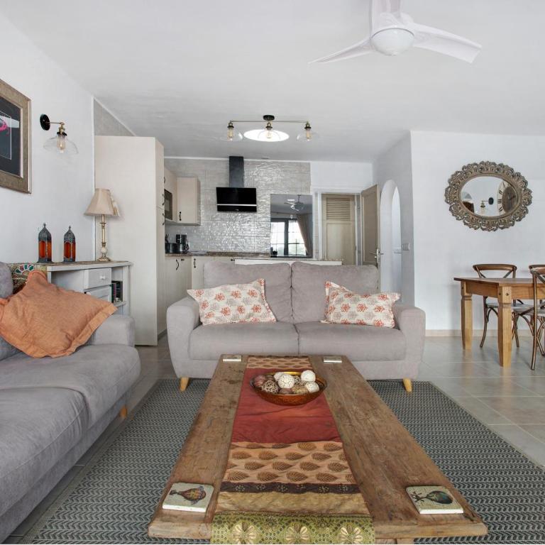 Puerto Chico 3 - Two-Bedroom Deluxe Apartment with Ocean View - 8