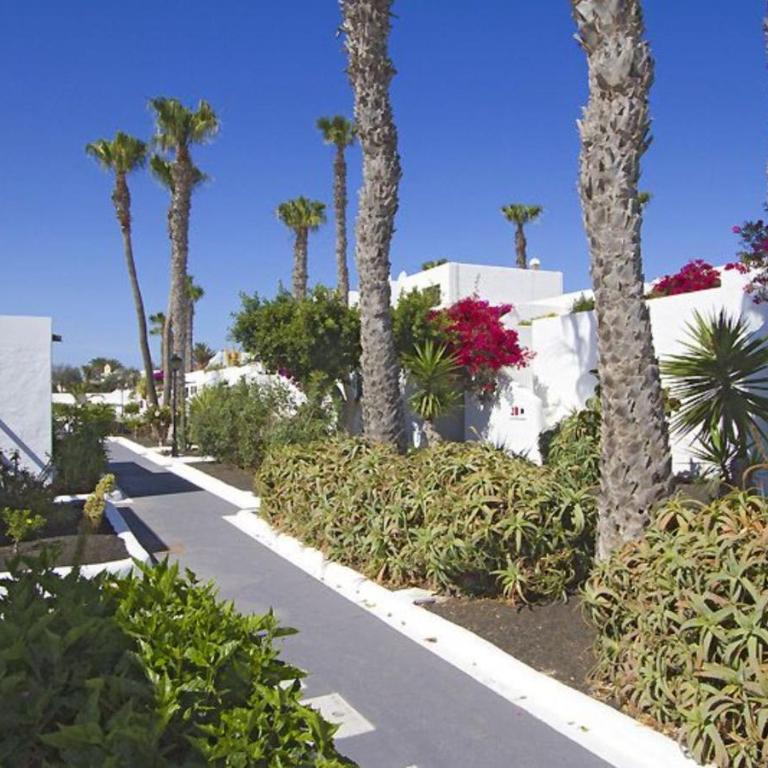 Puerto Chico 3 - Two-Bedroom Deluxe Apartment with Ocean View - 27