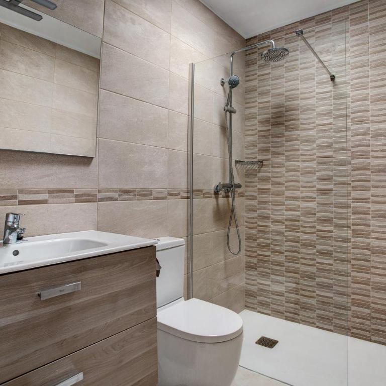 Puerto Chico 3 - Two-Bedroom Deluxe Apartment with Ocean View - 23