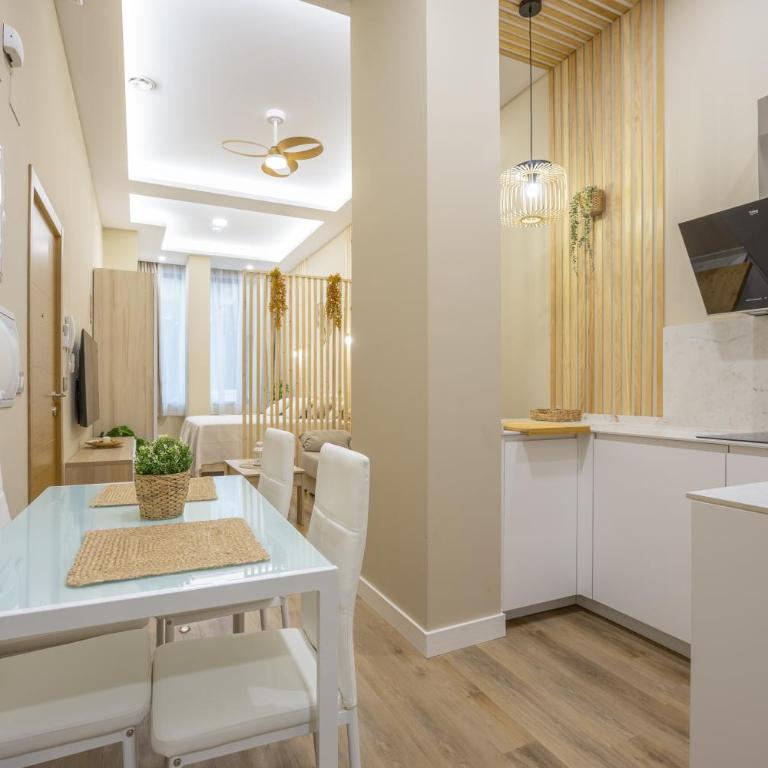 Apartamentos Brisas de Cádiz 1 - Habitación Triple con ducha - 8