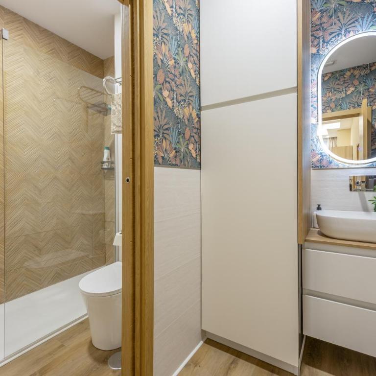 Apartamentos Brisas de Cádiz 1 - Habitación Triple con ducha - 13