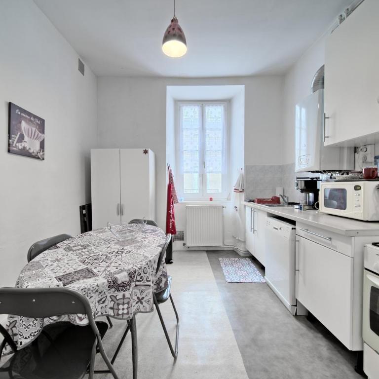 Appartement à Luchon - Appartamento Premium con 3 Camere da Letto e Balcone - 4