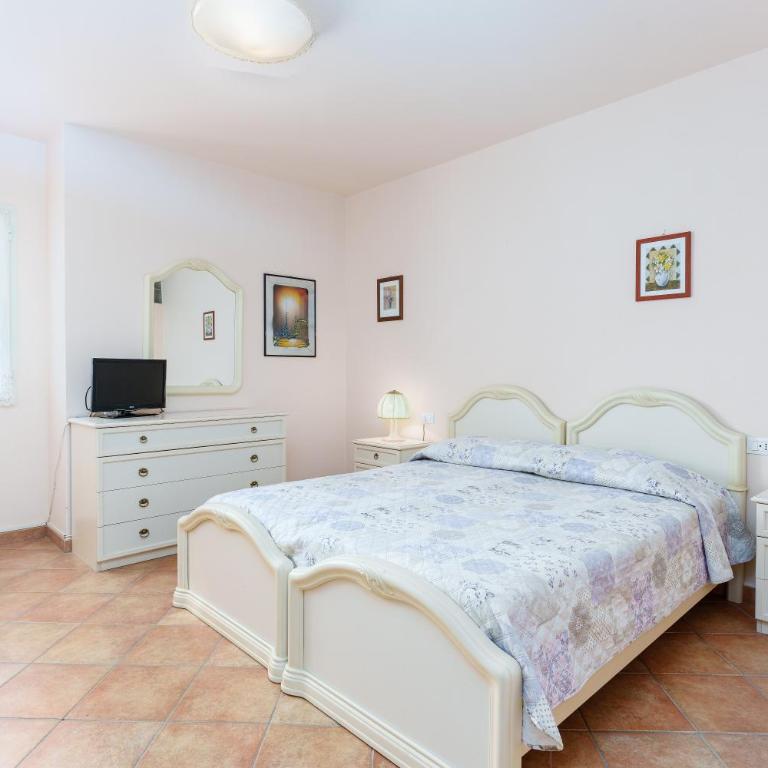 Casa Vacanze Gandelli - Three-Bedroom House - 12