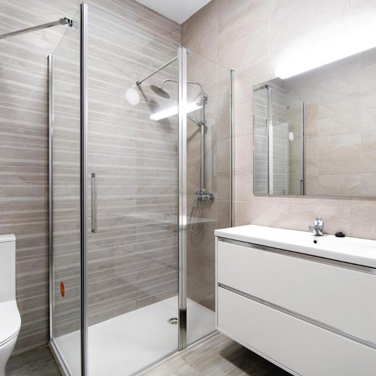 Piso con Encanto - Apartamento Deluxe de 2 dormitorios con balcón - 21