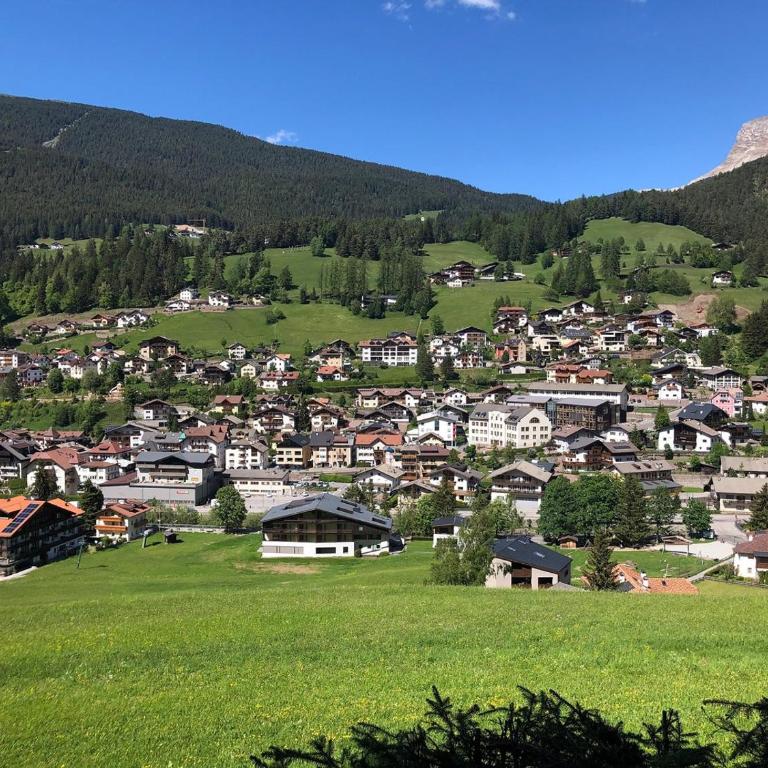 Apartments Montblanc Sella - Appartamento Deluxe con 2 Camere da Letto e Vista Giardino - 26