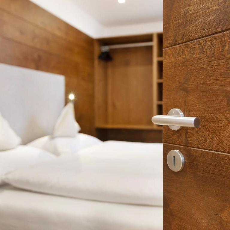 Apartments Montblanc Sella - Appartamento Deluxe con 2 Camere da Letto e Vista Giardino - 17