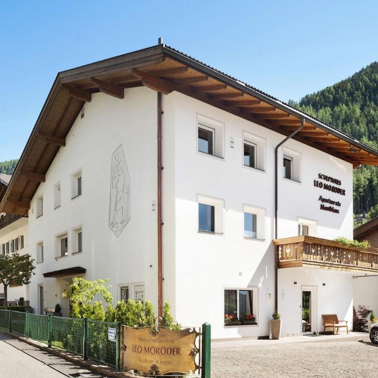 Apartments Montblanc Sella - Appartamento Deluxe con 2 Camere da Letto e Vista Giardino - 23