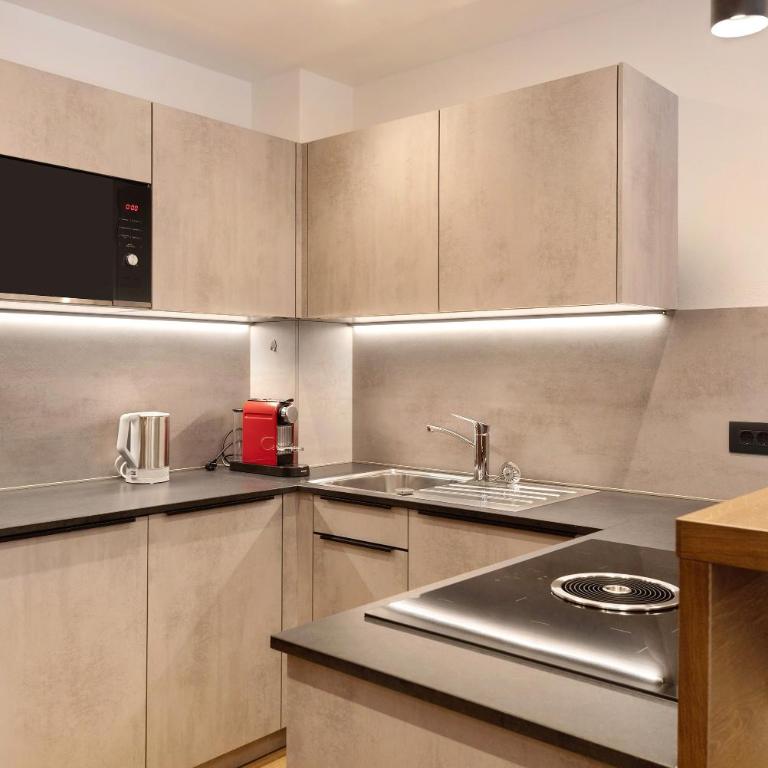Apartments Montblanc Sella - Appartamento Deluxe con 2 Camere da Letto e Vista Giardino - 8