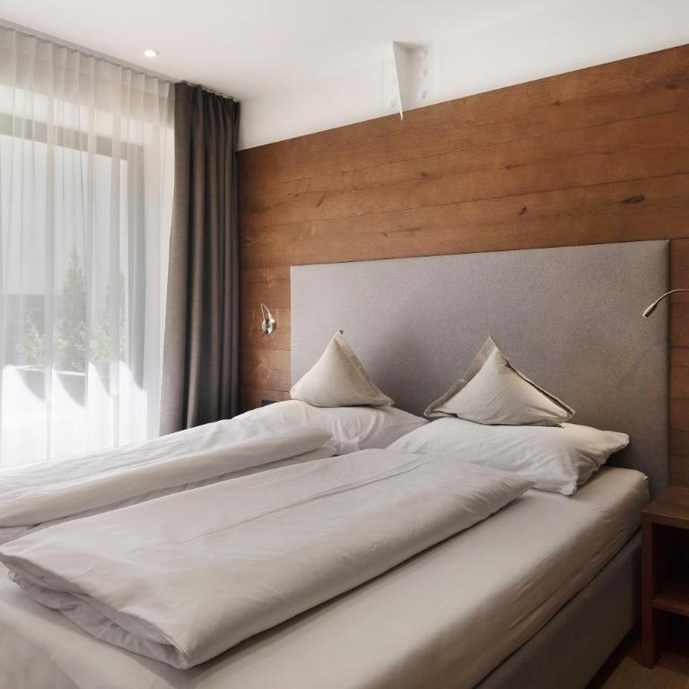 Apartments Montblanc Sella - Appartamento Deluxe con 2 Camere da Letto e Vista Giardino - 11