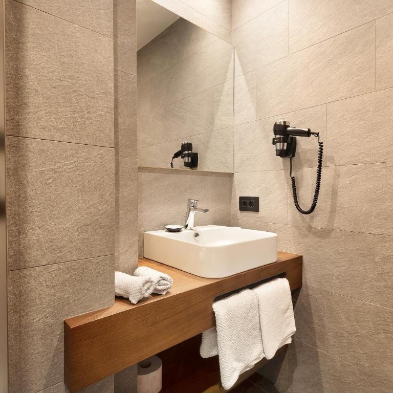 Apartments Montblanc Sella - Appartamento Deluxe con 2 Camere da Letto e Vista Giardino - 18
