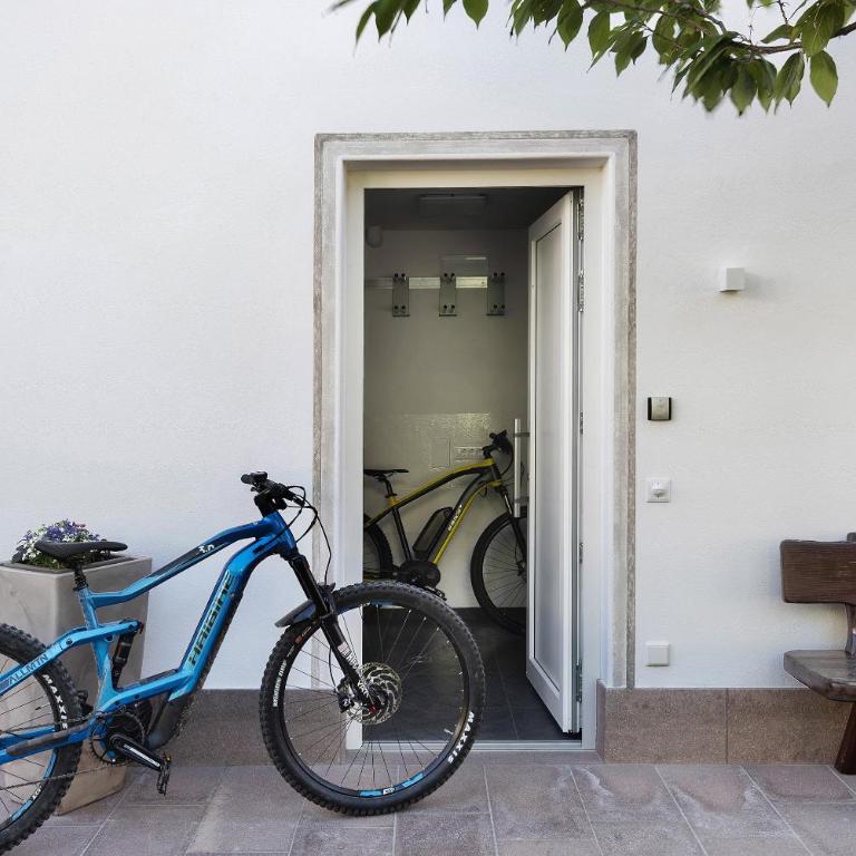 Apartments Montblanc Sella - Appartamento Deluxe con 2 Camere da Letto e Vista Giardino - 21