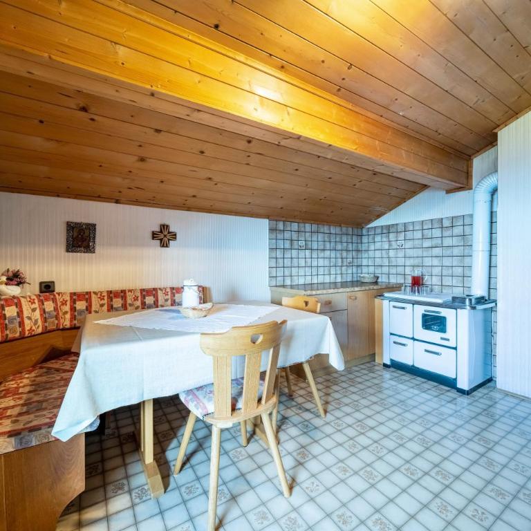 Rotsteinhof Apartement Bergblick - Two-Bedroom Deluxe Apartment with Garden View - 16