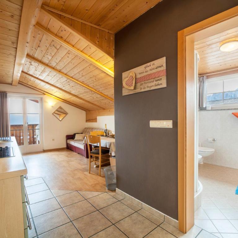 Lingerhof Arnika - Deluxe-Apartment mit 2 Schlafzimmern und Gartenblick - 2