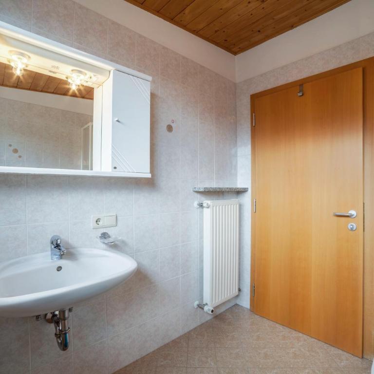 Lingerhof Arnika - Deluxe-Apartment mit 2 Schlafzimmern und Gartenblick - 15