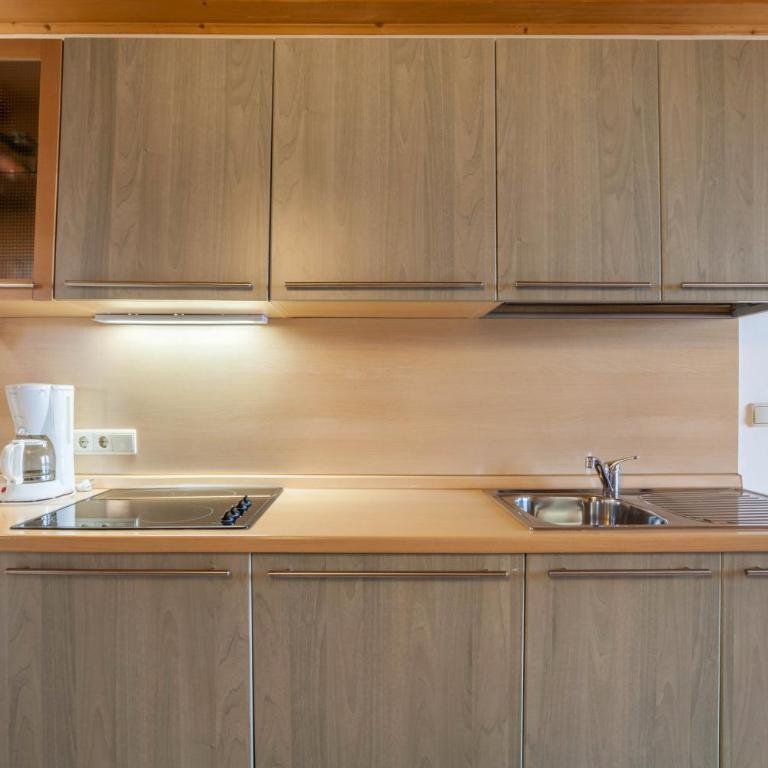 Lingerhof Arnika - Deluxe-Apartment mit 2 Schlafzimmern und Gartenblick - 10