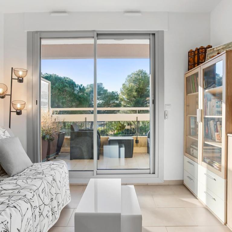 Appartement Boulouris - Two-Bedroom Deluxe Apartment with Garden View - 3