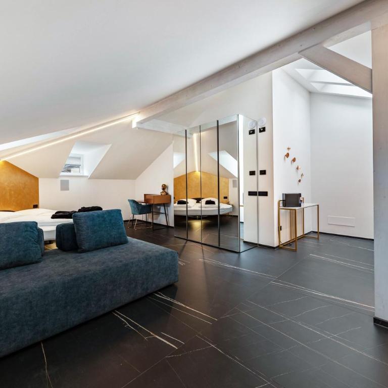 App 304 Palazzo Cavour - Monolocale con Divano-Letto - 2