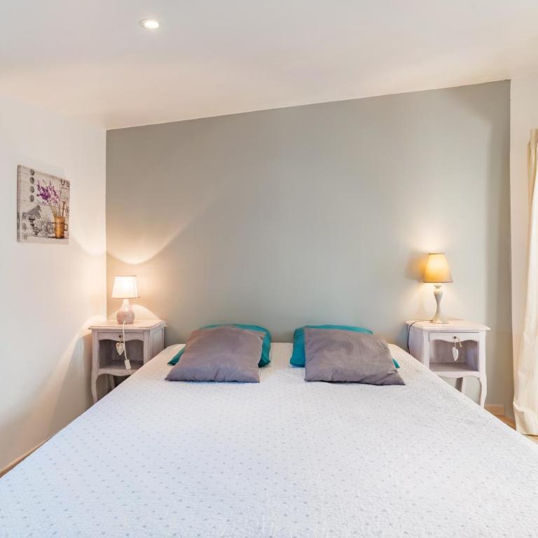 La Miellerie - One-Bedroom House - 15
