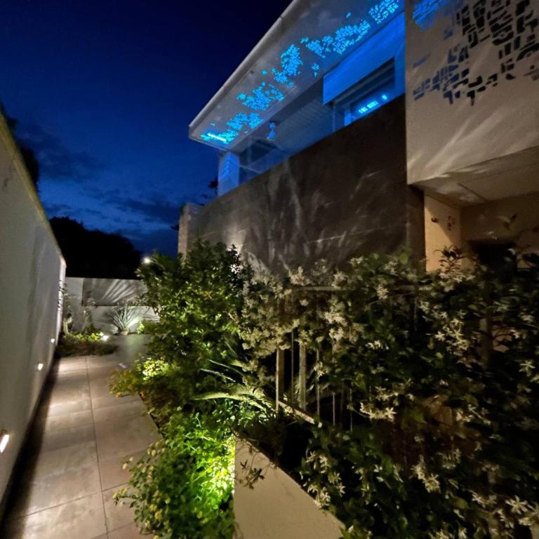 Lungomare Santa Caterina - Appartamento con 1 Camera da Letto e con Giardino - 1